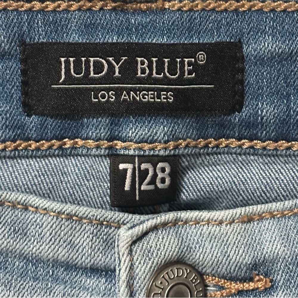 Judy Blue Classic Blue Women's Jeans - Picture 6 of 16